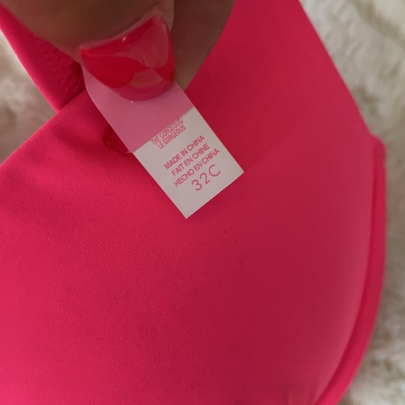 Victoria’s Secret Bikini - Picture 2 of 3